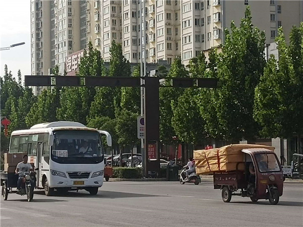 嵩縣一體化信號(hào)燈桿3